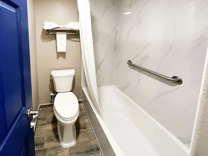 Standard Quadruple Basement room