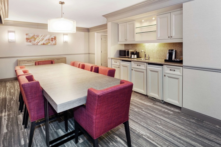 Hilton Garden Inn Chicago North Shore/Evanston photo 36