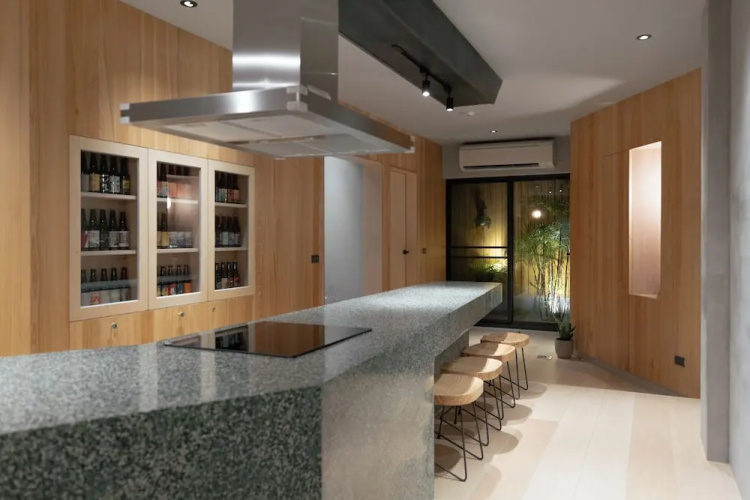 J Youai House