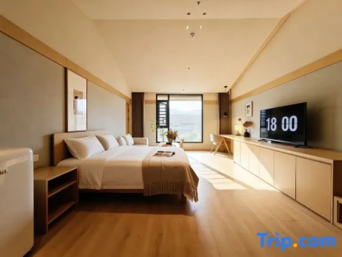 Deluxe Family Suite with courtyard view