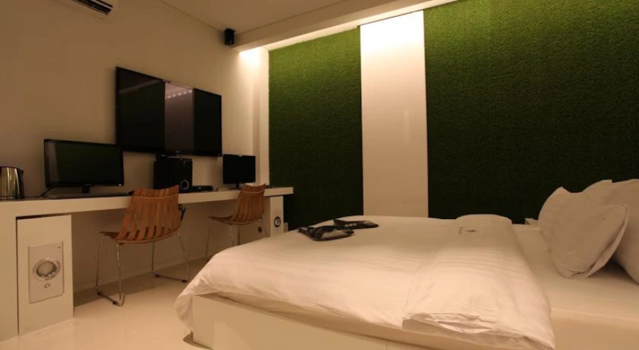 Nine Star Hotel