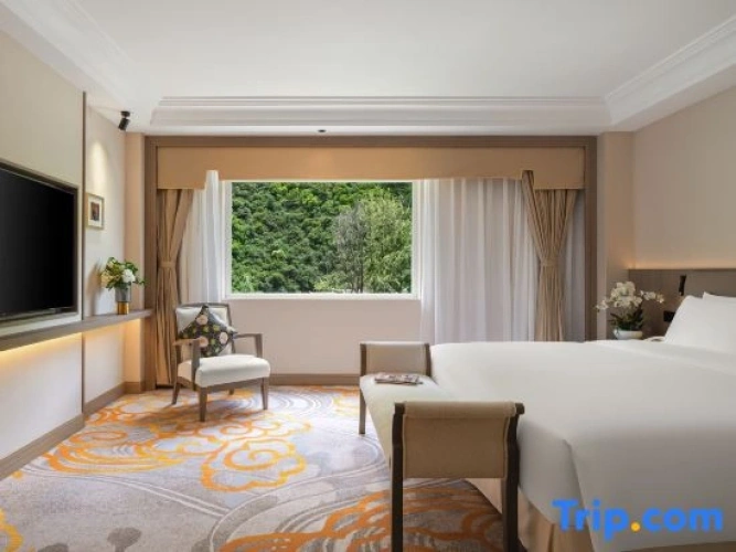 Double Suite with mountain view