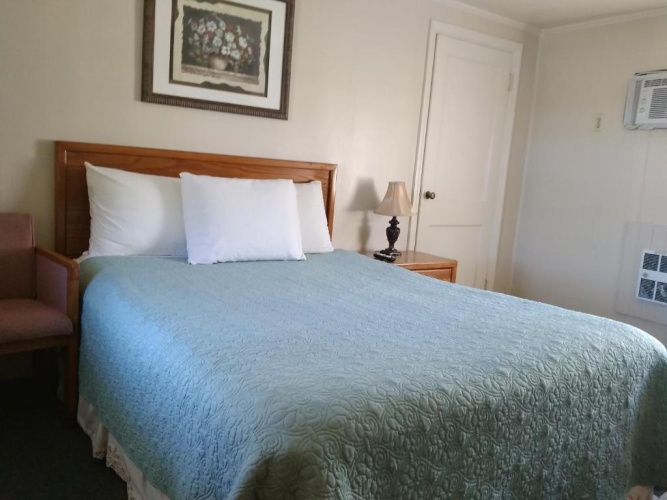 Standard Quadruple room with view