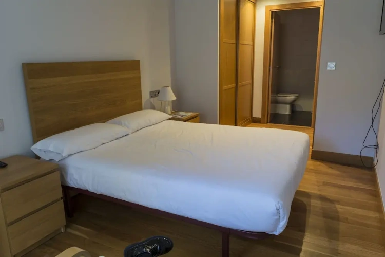 3 Bedrooms Apartment