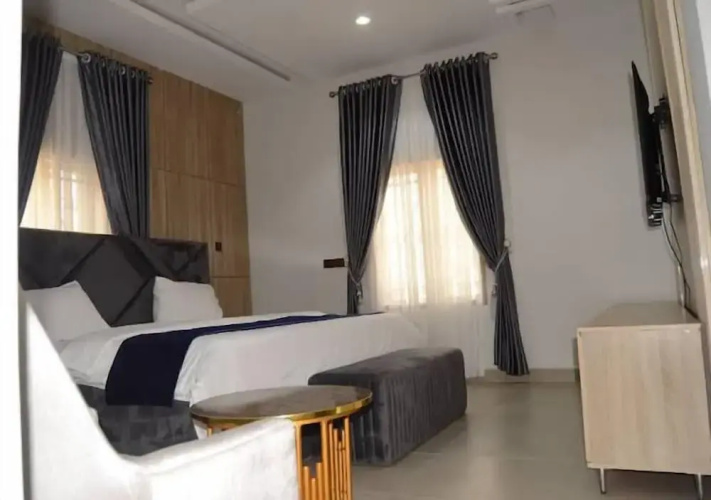 Chexfield Suites and Apartments