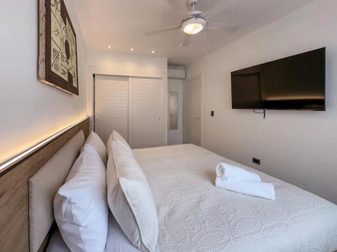 Gorgeous 2 BR Luxury Apartment