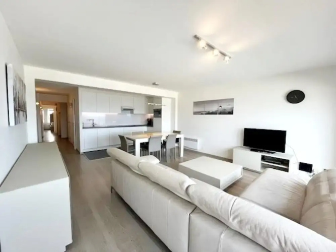 Stylish Flat With Sea Views