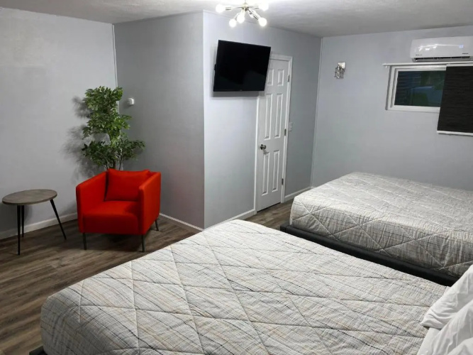 Veda Inn & Cottages