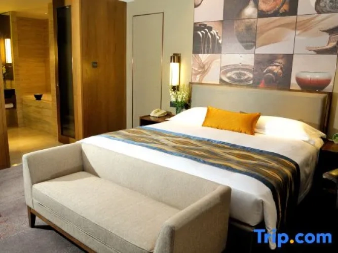 1 Bedroom Luxury Suite