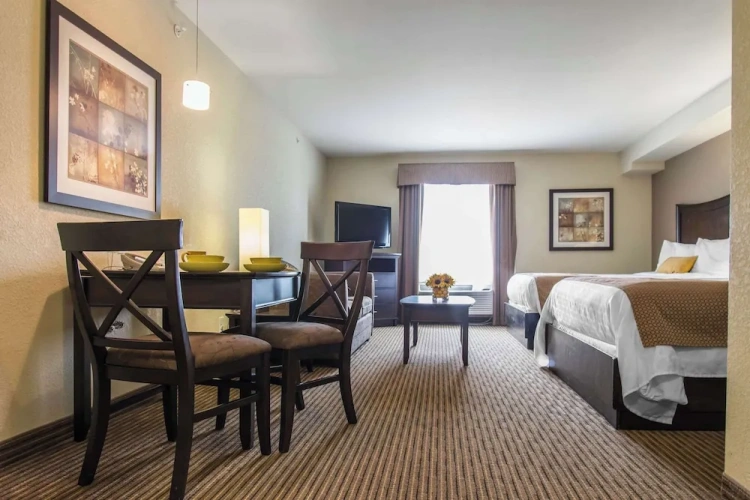 Deluxe Suite