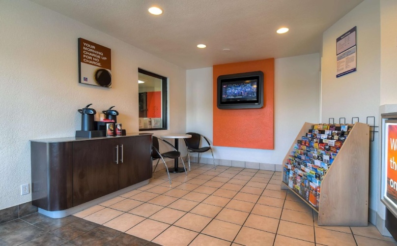 Motel 6 Stanton photo 17