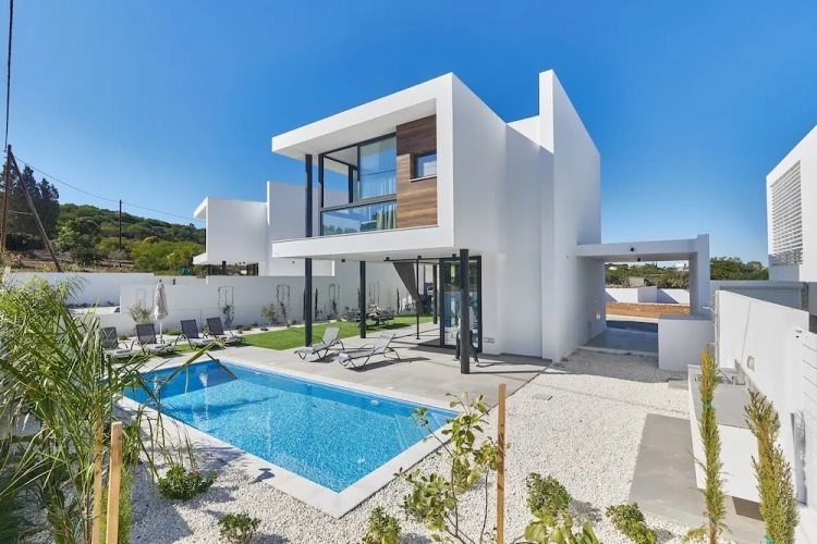 3 Bedrooms Villa with garden view