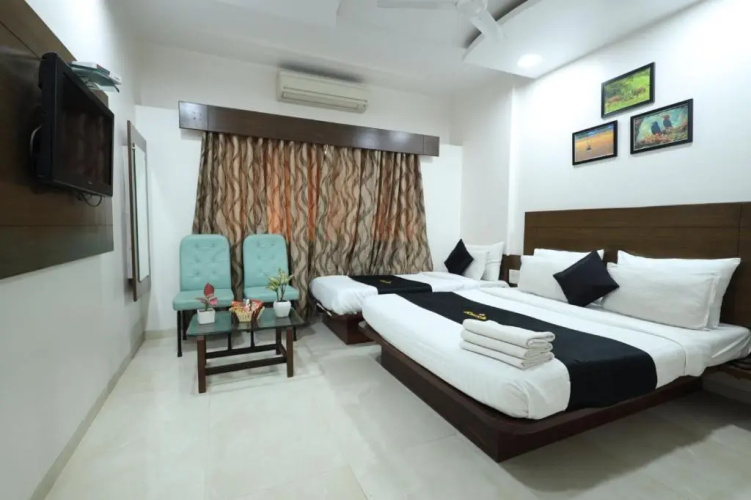 Saish Hotel