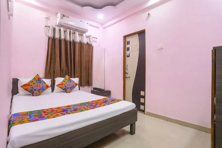 Fabhotel Tara Deluxe