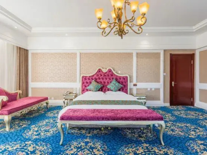 Peter International Hotel