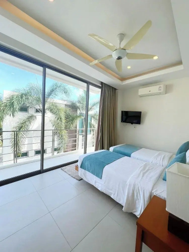 Villa with Pool&Jacuzzi Near Beach V236
