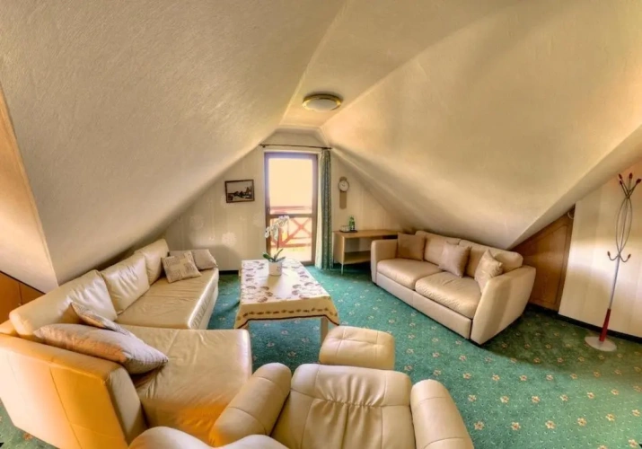 2 Bedrooms Apartment with balcony and with sea view