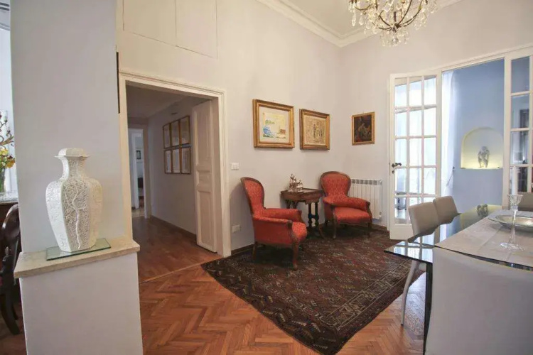 AT Roman Penthouse