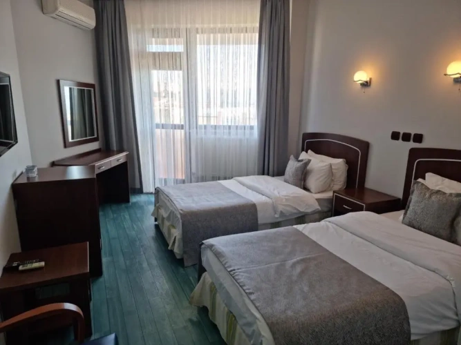 Standard Twin room with mountain view