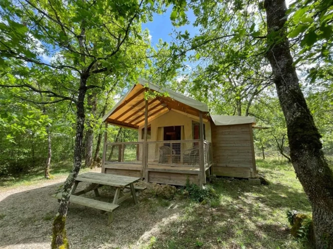 2 Bedrooms Bungalow