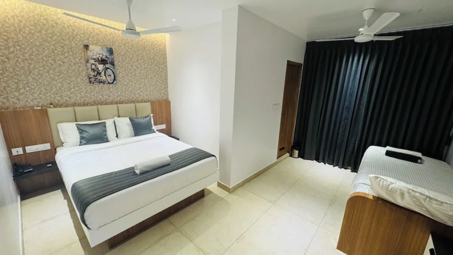 Standard Triple room