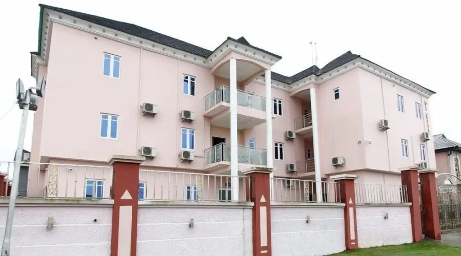 Cares Luxury Suites - Benin City