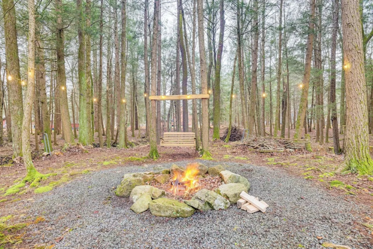 Fire Pit, Games & Outdoor Fun! Poconos Retreat