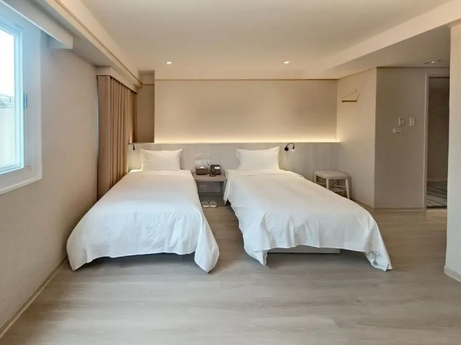 Good Hotel