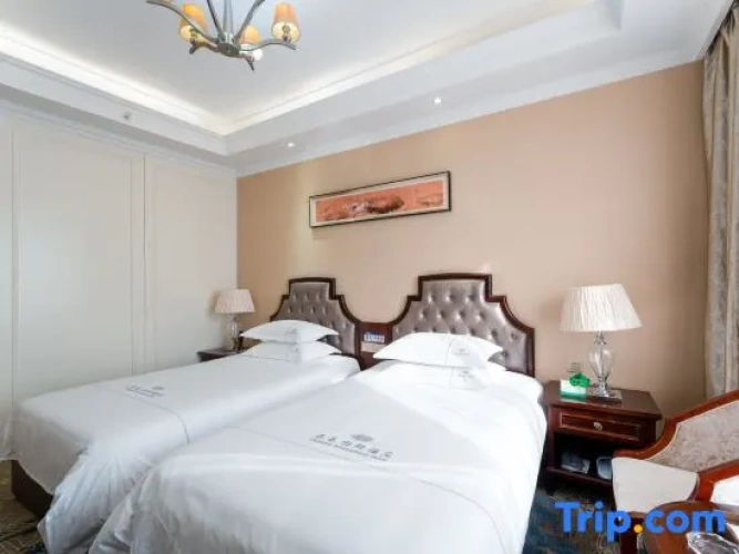 1 Bedroom Luxury Suite