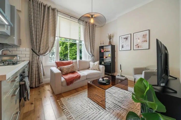 2 Bedrooms Classic Apartment