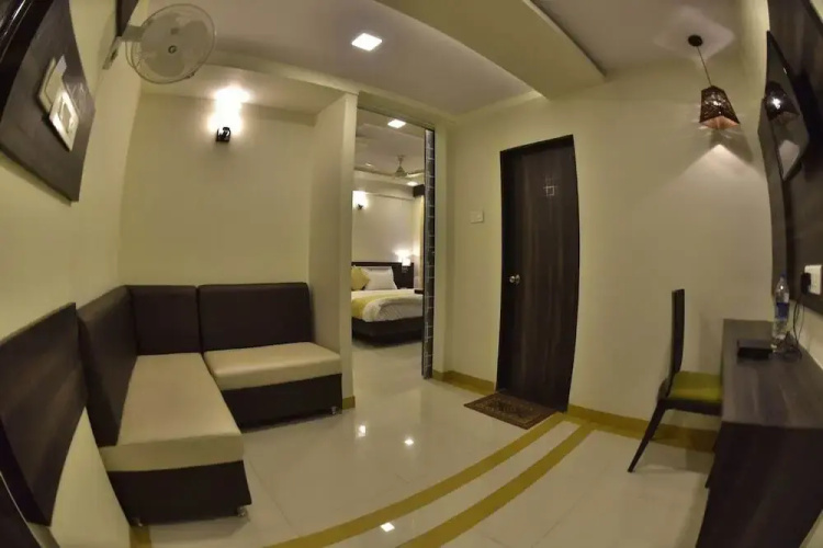Hotel Times Square by FabHotels