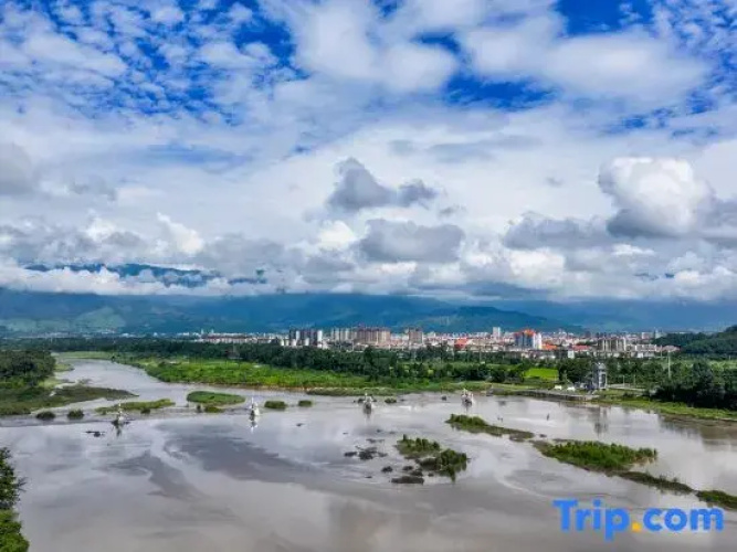 Yunman Hotel
