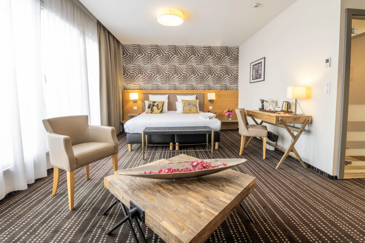 Brit Hotel Lodge