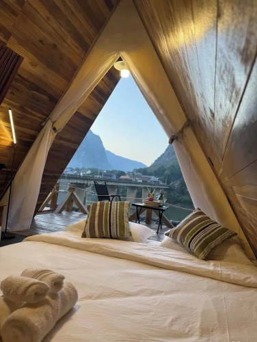 Classic Chalet with balcony and with river view
