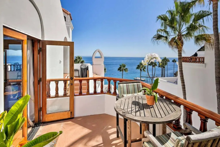 Lux Oceanfront Penthouse suite w/panoramic views