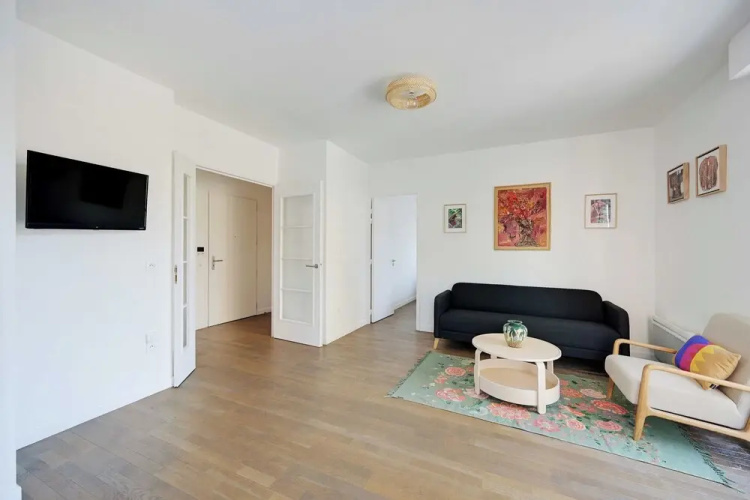 Charming Apartment - 2br-4p- Balcony- Malakoff