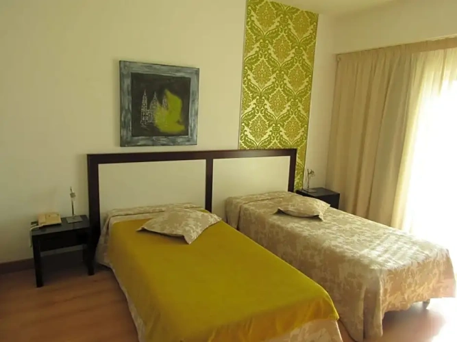 Standard Twin room with balcony