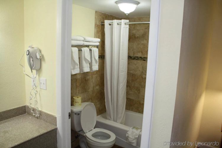 Fairway Inn photo 9