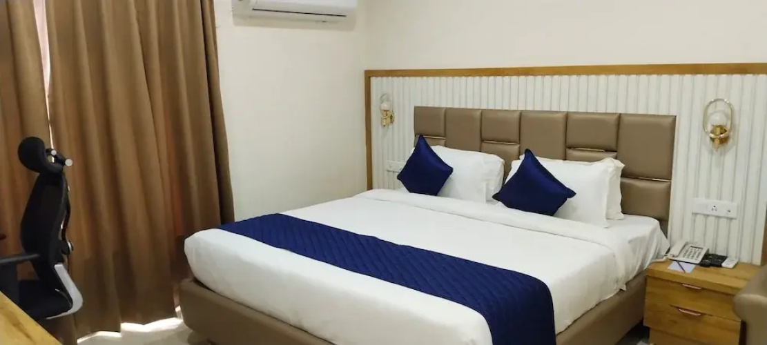 Eastin De Royale