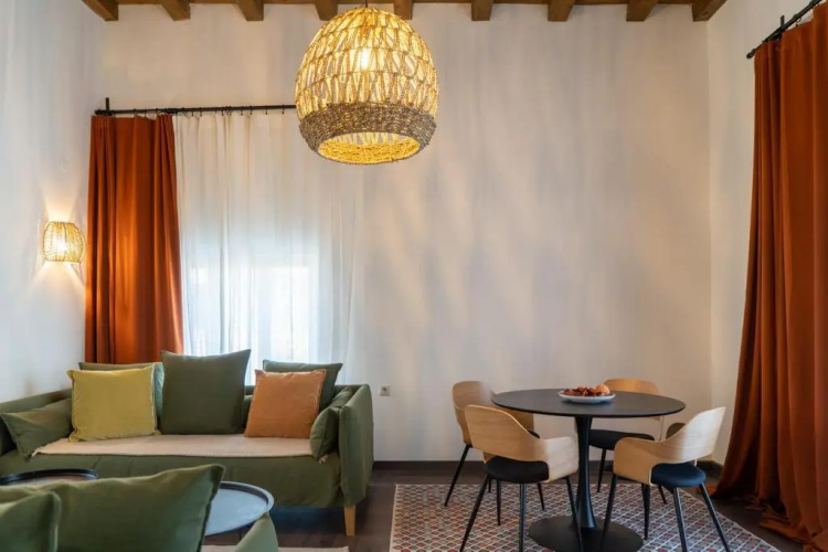 Quattro domus 4-historical townhouse