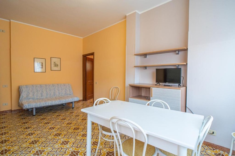 Apartment with garden view