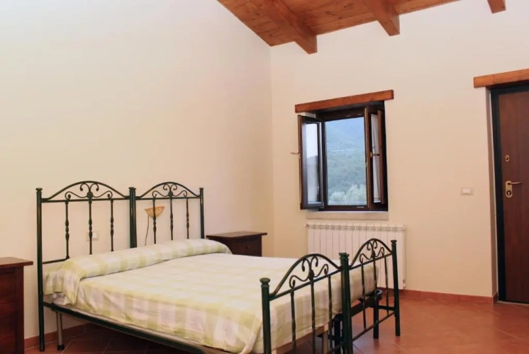 Standard Triple room with garden view