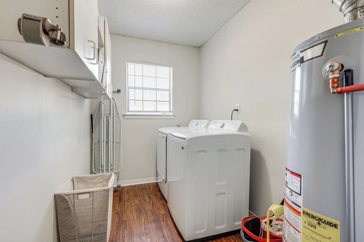 Charming Satsuma Home ~ 14 Mi to Mobile!