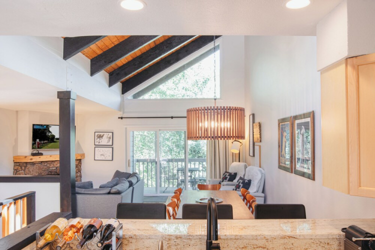 Chillside Chalet: Modern West Vail Townhouse!