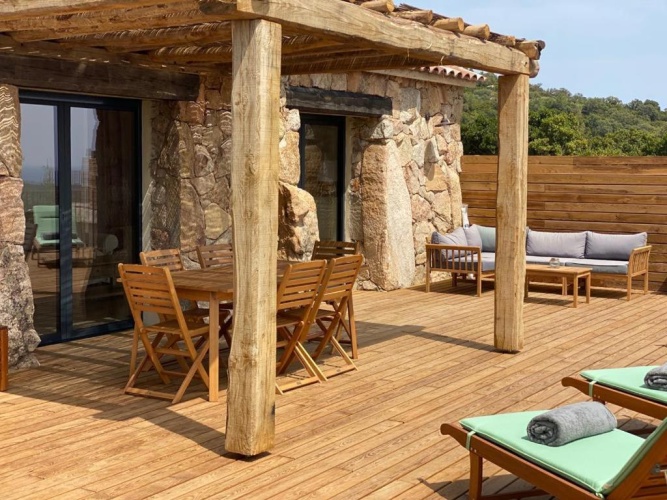 2 Bedrooms Villa