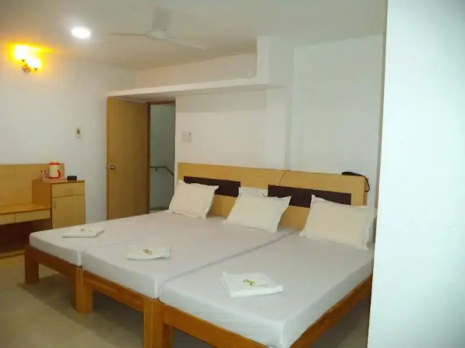 Samrat Guest House KK Nagar