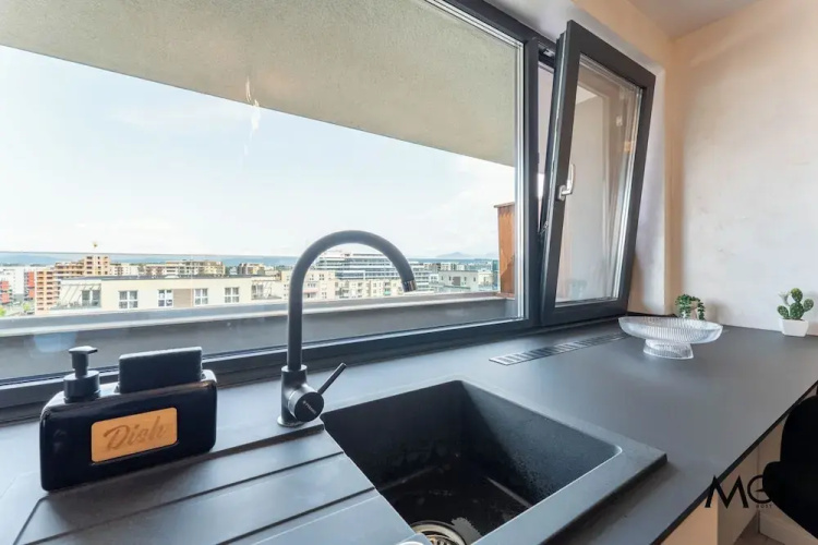 MoHost Valcom - Luxury Skyline Penthouse