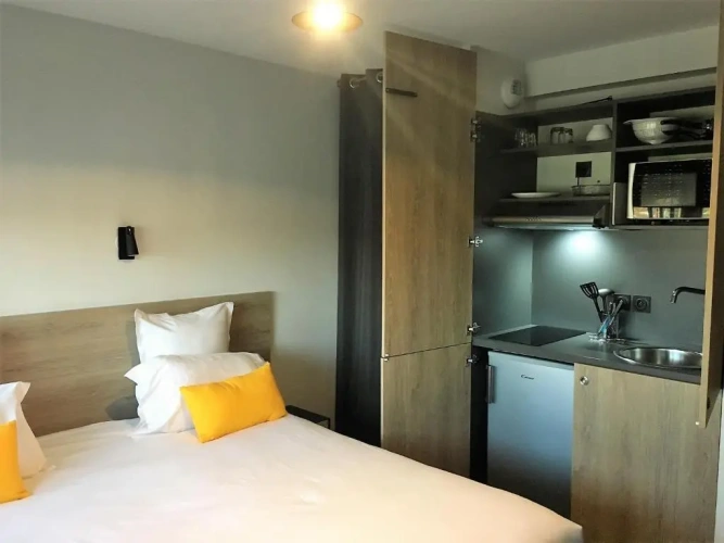 Comfort room
