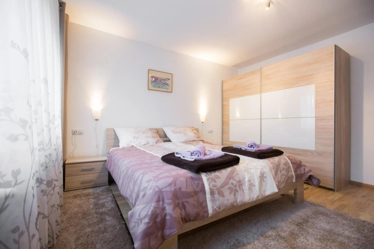 Apartment Max