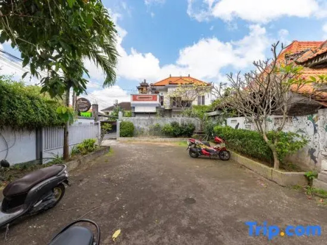 Urbanview Asung 2 Guesthouse near Canggu